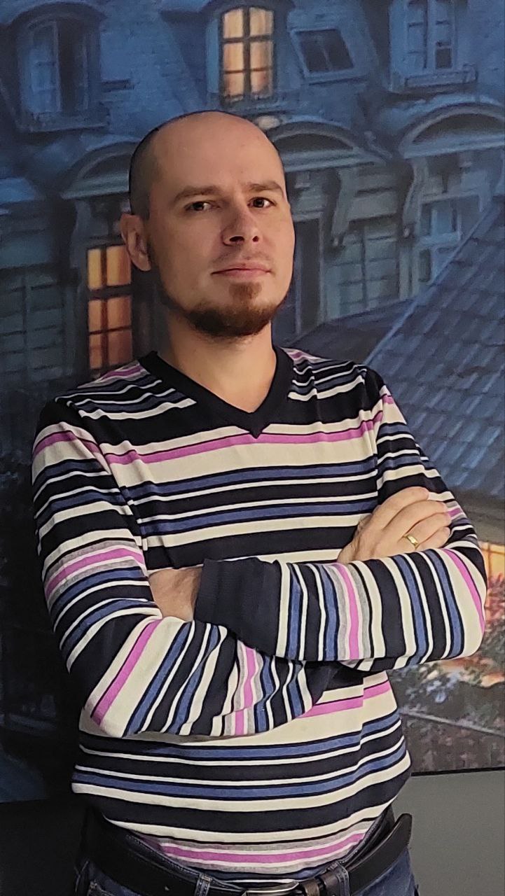 Преподаватель курса